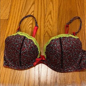 NWT VS push up bra